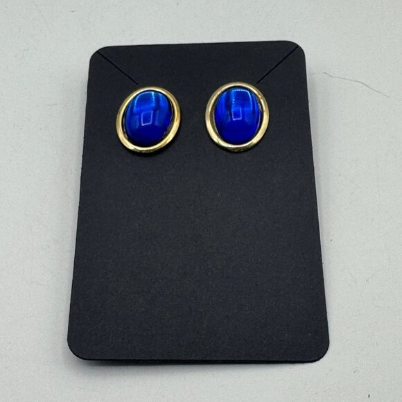 Vintage Gold-Tone Oval Stud Earrings With Blue Cabochon Gemstone Accent - Picture 1 of 3